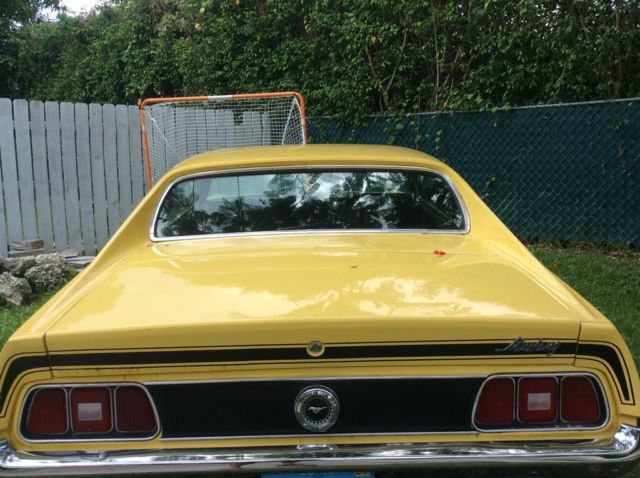 1971 Yellow and Black Ford Mustang U/K