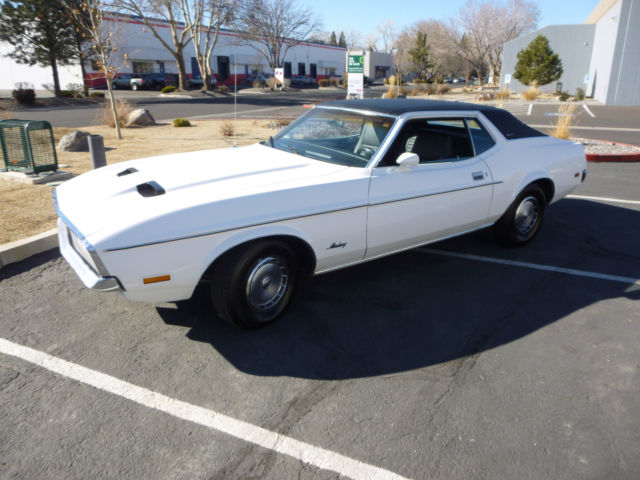 1971 White Ford Mustang Coupe