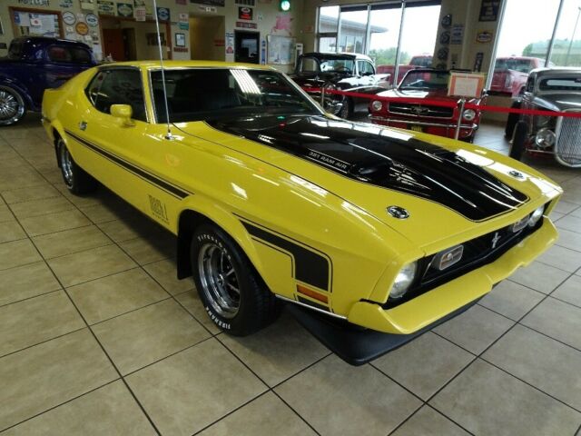 1971 Yellow Ford Mustang --
