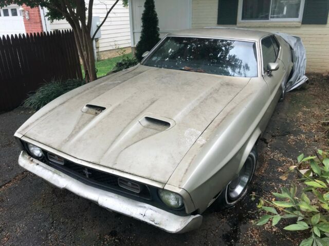1971 Tan Ford Mustang