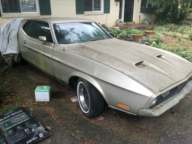 1971 Tan Ford Mustang