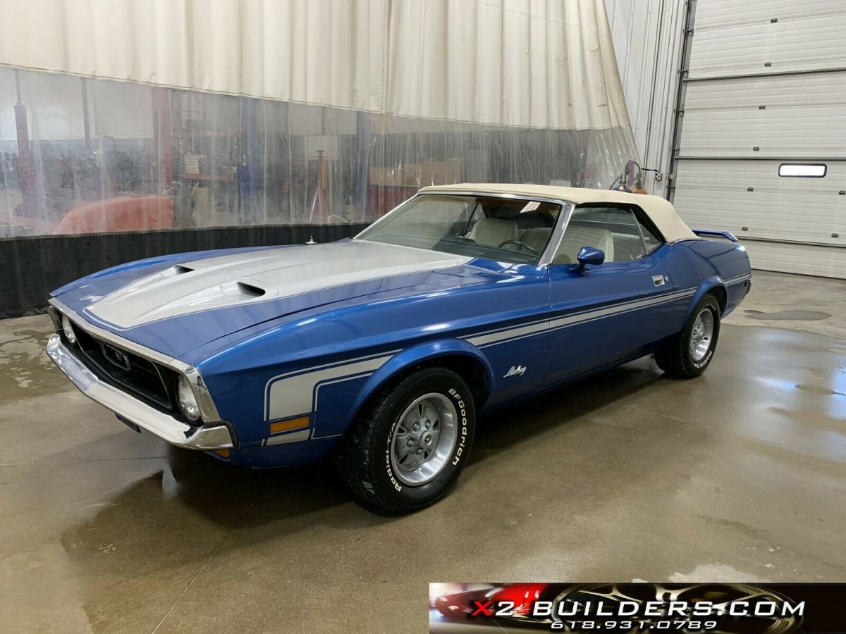 1971 Blue Ford Mustang