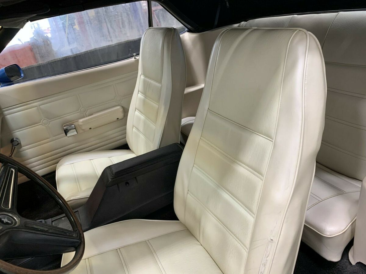 1971 Blue Ford Mustang