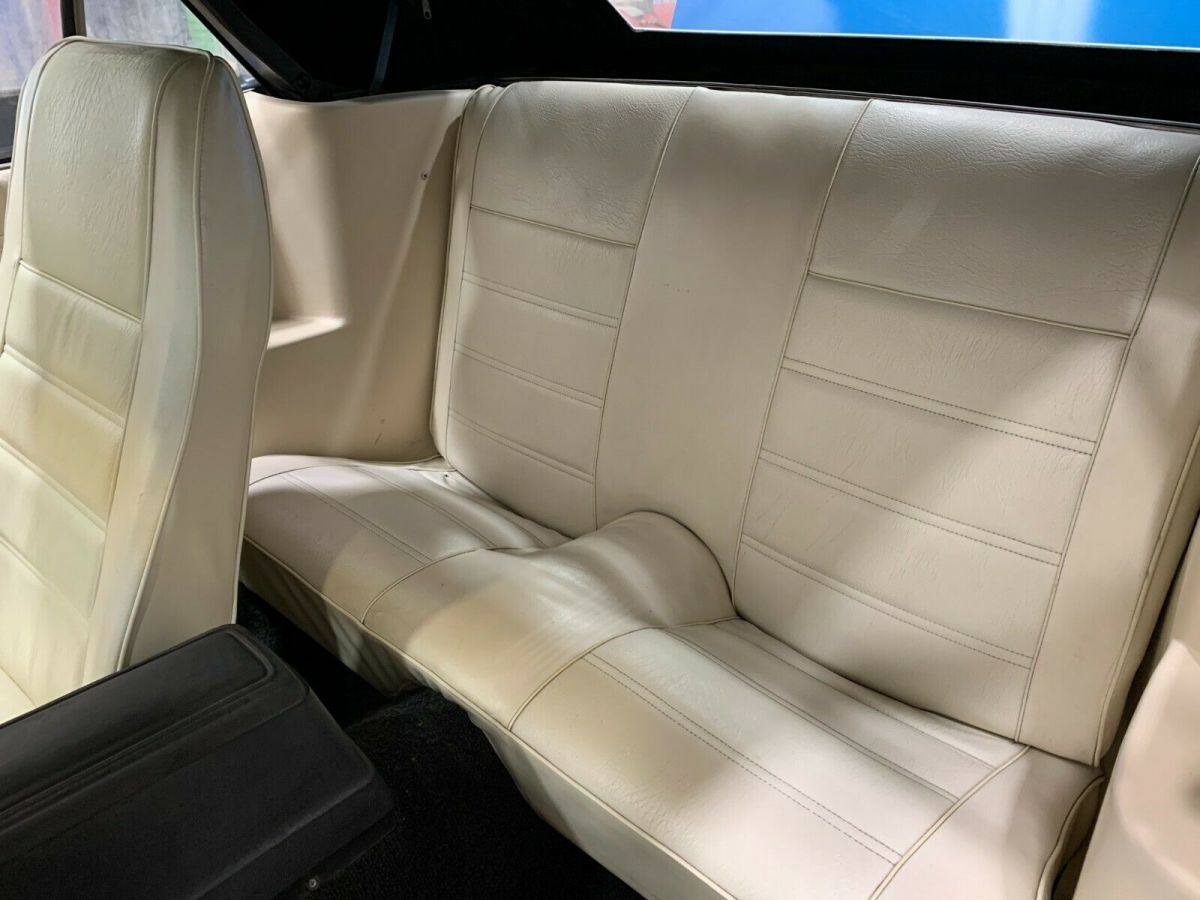 1971 Blue Ford Mustang