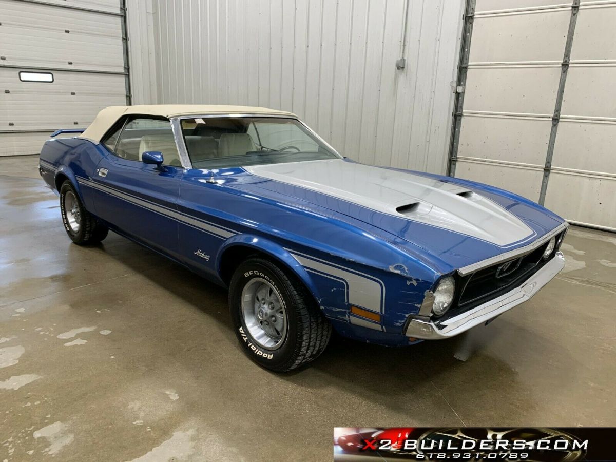 1971 Blue Ford Mustang