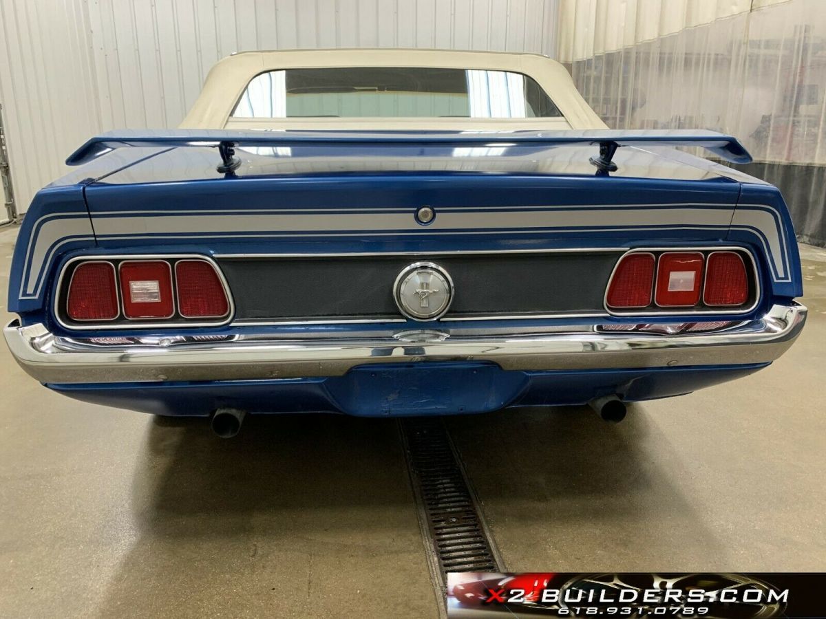 1971 Blue Ford Mustang