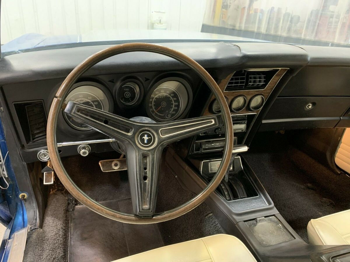 1971 Blue Ford Mustang