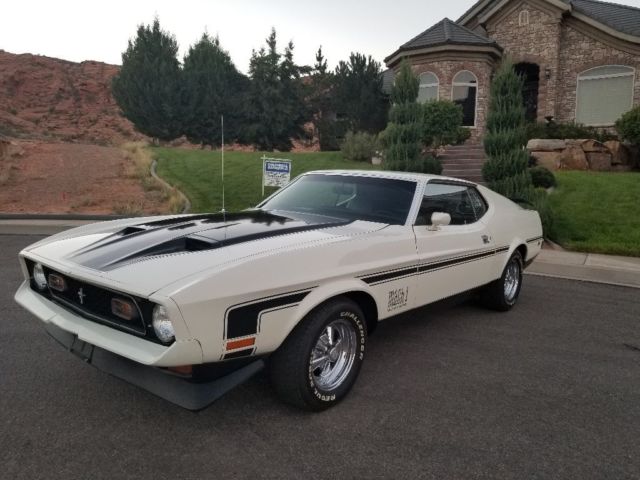 1971 White Ford Mustang Coupe