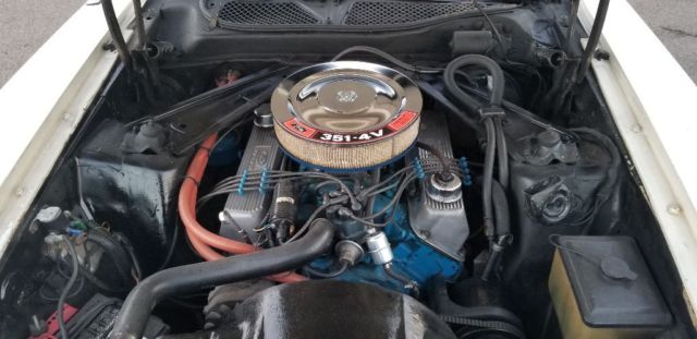 1971 White Ford Mustang Coupe