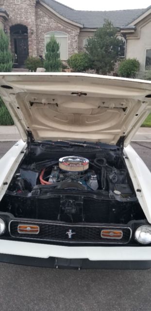 1971 White Ford Mustang Coupe