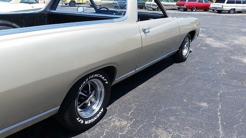 1971 Silver Ford Ranchero --