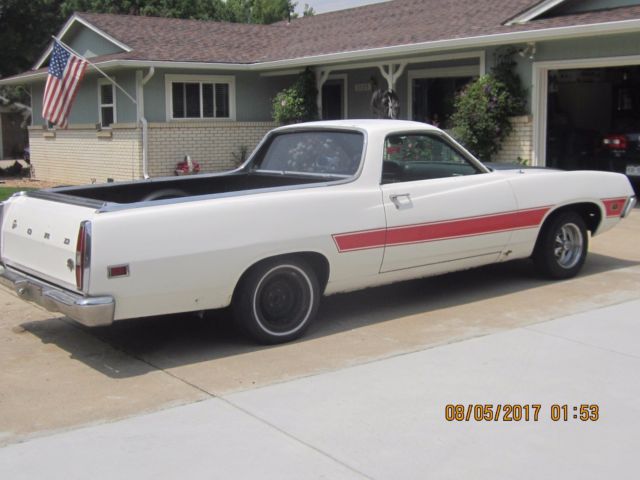 1971 White Ford Ranchero