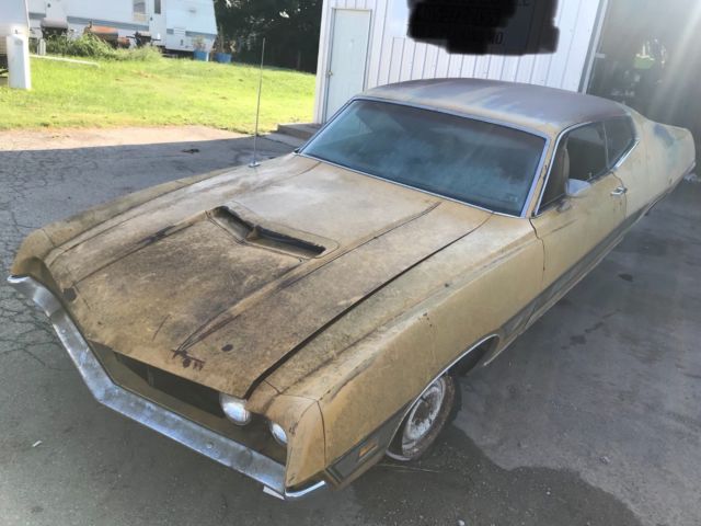 1971 Gold Ford Torino Fastback