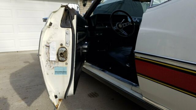 1971 White Ford Torino Fastback