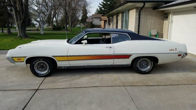 1971 White Ford Torino Fastback