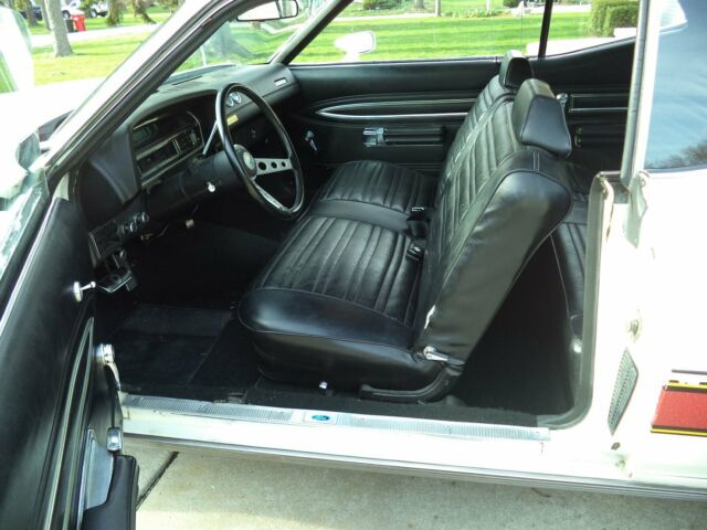 1971 White Ford Torino Fastback