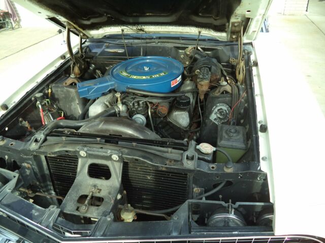 1971 White Ford Torino Fastback