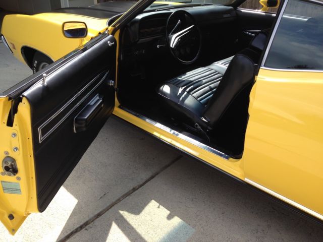 1971 YELLOW Ford Torino