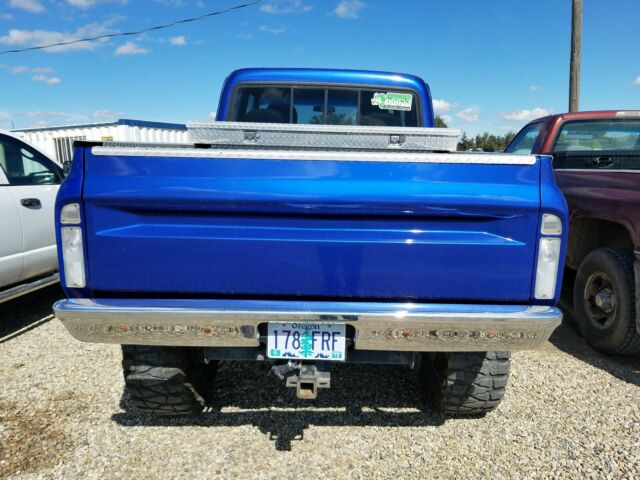 1971 BLUE GMC Truck 4-DOOR