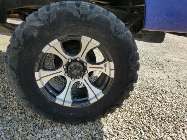 1971 BLUE GMC Truck 4-DOOR