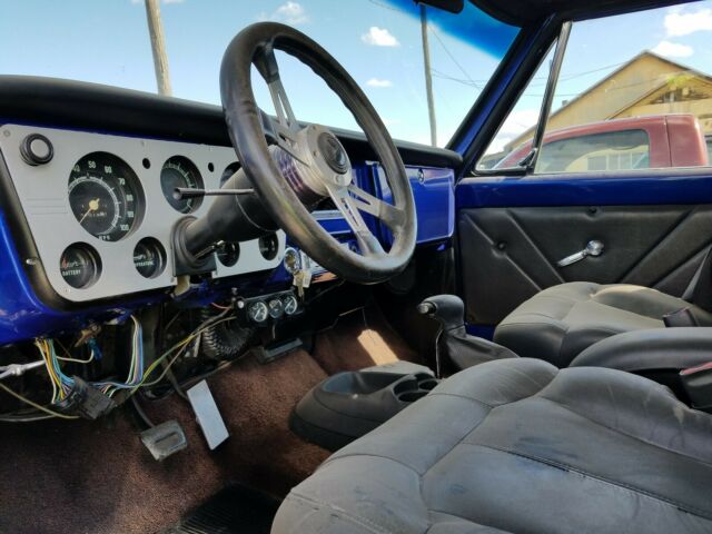 1971 BLUE GMC Truck 4-DOOR