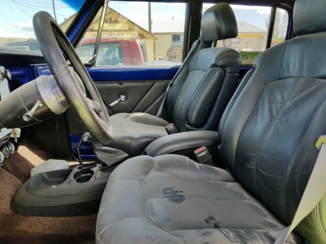 1971 BLUE GMC Truck 4-DOOR