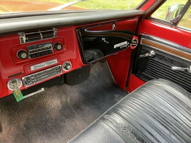 1971 Red GMC CE2500 --
