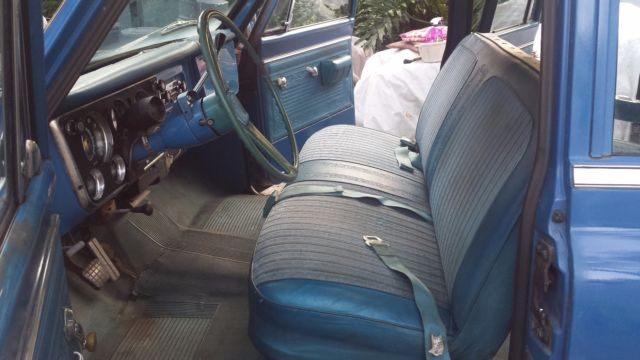 1971 White GMC Suburban Wagon