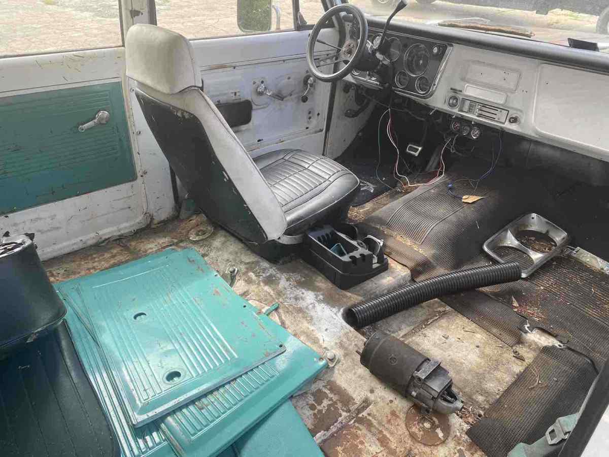 1971 Black GMC Suburban