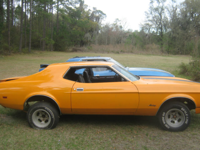 1971 Orange/Blue Ford Mustang