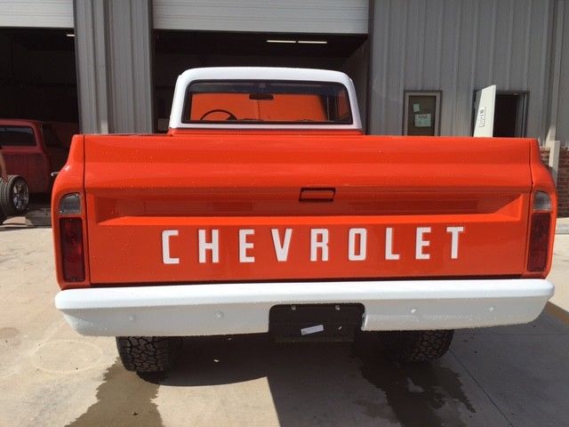 1971 Orange Chevrolet k10 LWB 4WHEEL DRIVE