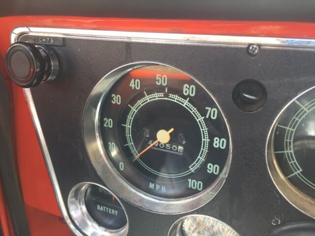 1971 Chevrolet Suburban 3 DOOR