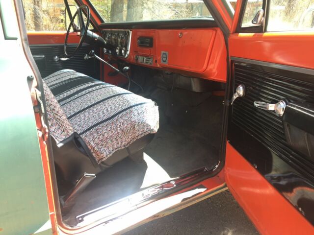 1971 Chevrolet Suburban 3 DOOR