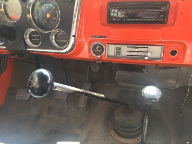 1971 Chevrolet Suburban 3 DOOR