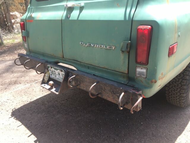 1971 Chevrolet Suburban 3 DOOR