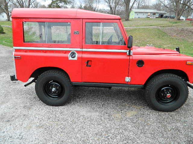 1971 White Land Rover Series 2a