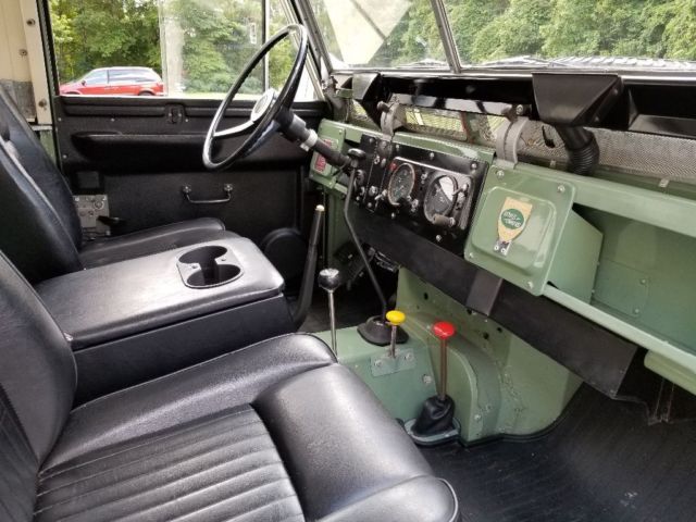 1971 Pastel green/Limestone Land Rover Other