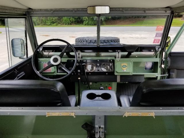1971 Pastel green/Limestone Land Rover Other