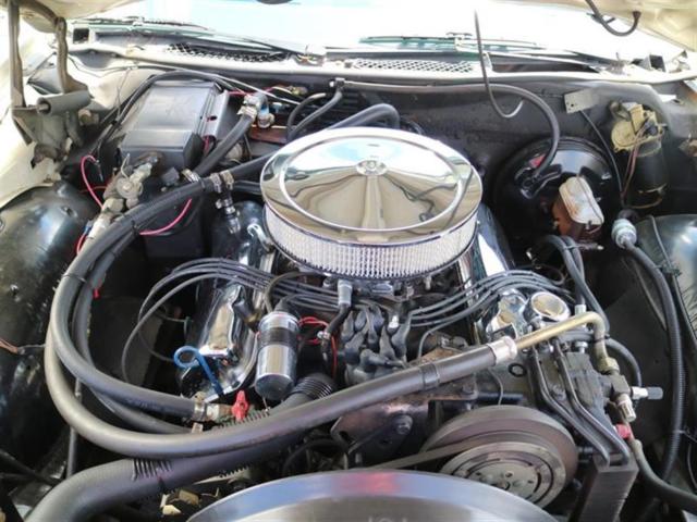 1971 White Ford LTD 4 Door