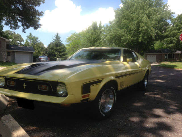 1971 Yellow Ford Mustang