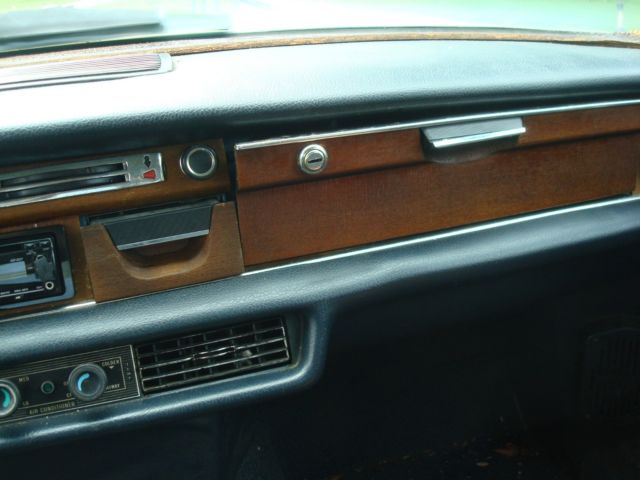 1971 Blue Mercedes-Benz 200-Series Sedan