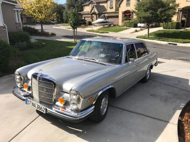 1971 Silver Mercedes-Benz 200-Series Sedan