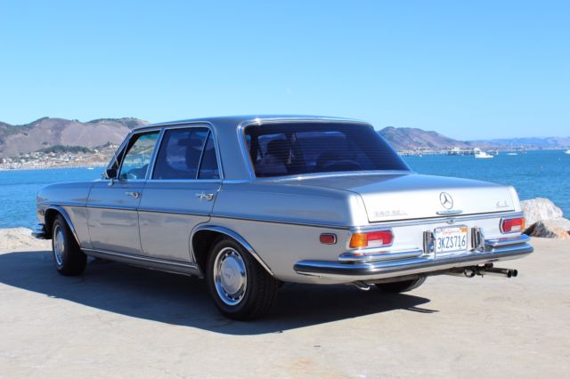 1971 Silver Mercedes-Benz 200-Series Sedan