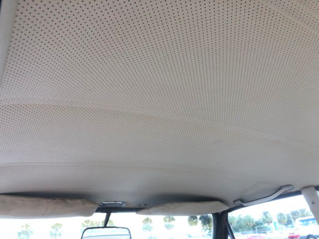 1971 Gold Mercedes-Benz 200-Series Sedan