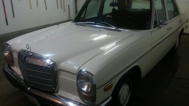 1971 Mercedes-Benz 200-Series Sedan
