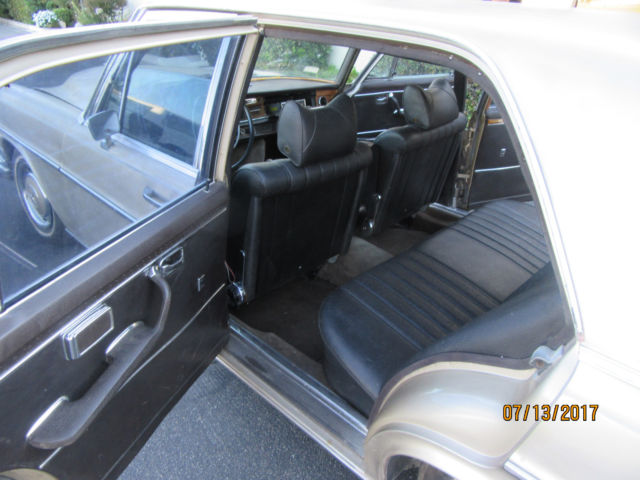 1971 Beige Mercedes-Benz 300-Series Sedan