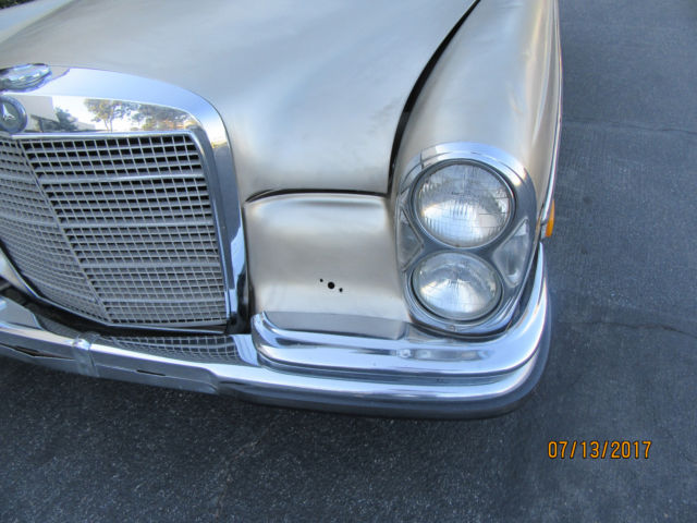 1971 Beige Mercedes-Benz 300-Series Sedan