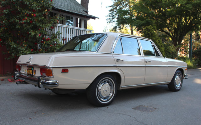 1971 Beige Gray Mercedes-Benz 200-Series Sedan