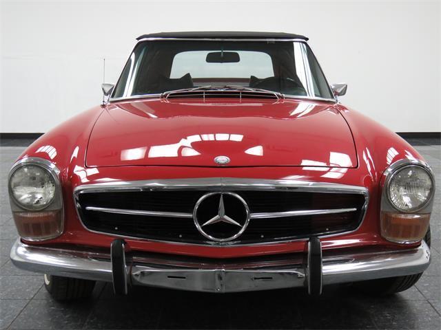 1971 Red Mercedes-Benz 200-Series 4D Sedan