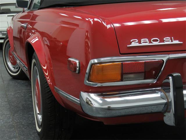 1971 Red Mercedes-Benz 200-Series 4D Sedan